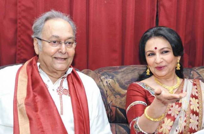 Soumitra Chatterjee’s Wife Passes Away, Sharmila Tagore Grieves 14